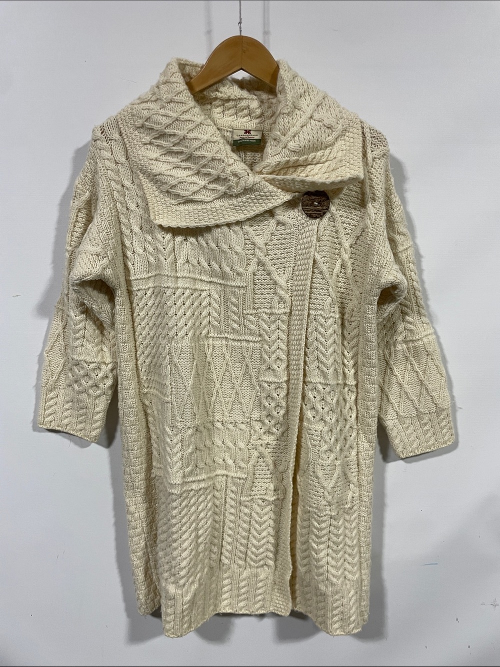 Carraig Donn Cream Cable-Knit Shawl Collar Cardigan Sweater